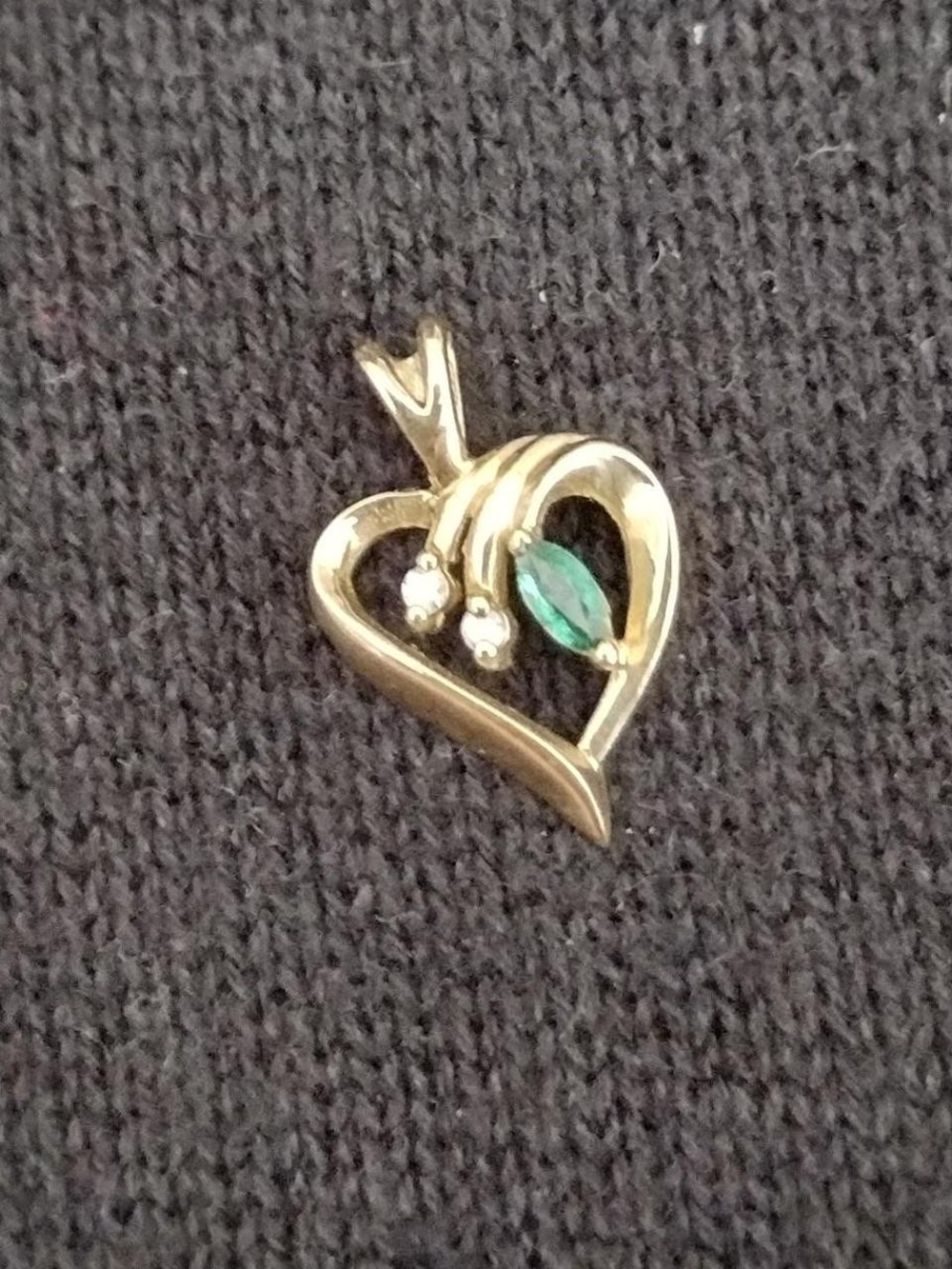 14k Gold Heart Pendant with Emerald & Diamond Stones